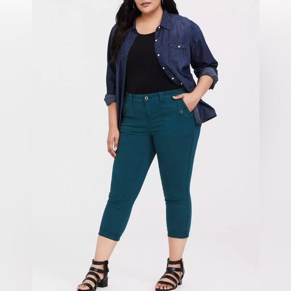 Torrid Women's Teal Capri Cargo Pants size 16 - Picture 10 of 10